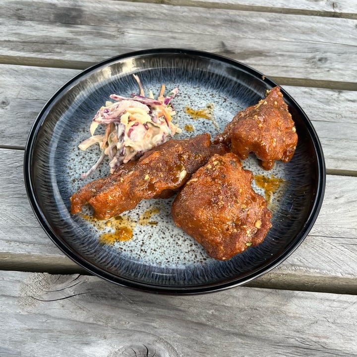 photo of Harp & Crown Ranch Seitan Wings With Slaw shared by @byjasmineolivia on  10 Sep 2023 - review
