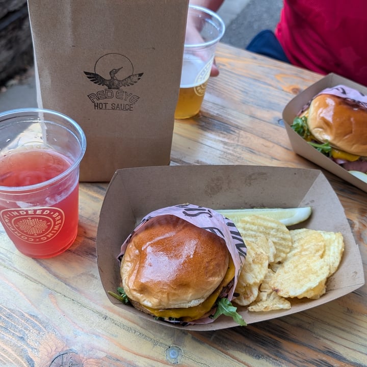 photo of Francis F-F-Fest Burger shared by @iszy on  05 Oct 2025 - review