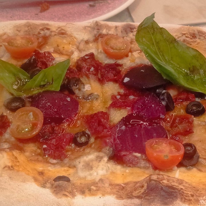 photo of SUPERCHULO MADRID Pizza Beet Margarita shared by @alejandro-alvaro on  20 Apr 2024 - review
