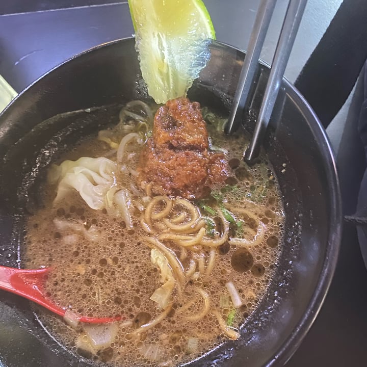 photo of Vegan Ramen Mei Del Valle Tonkatsu Ramen shared by @elenapera on  21 Mar 2024 - review