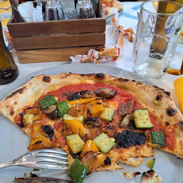 photo of Dovial Chesini pizza vegetariana shared by @ilariaraffa on  03 Apr 2024 - review