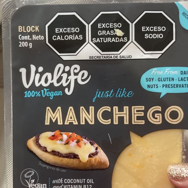 photo of Violife manchego shared by @ntadeo on  20 Dec 2023 - review