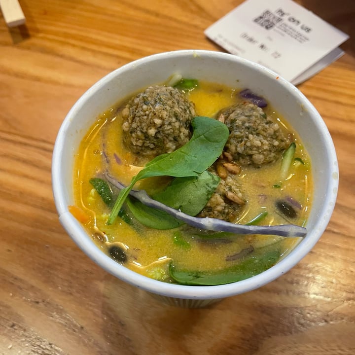 itsu United Kingdom Veggie'balls & coconut soup Review abillion