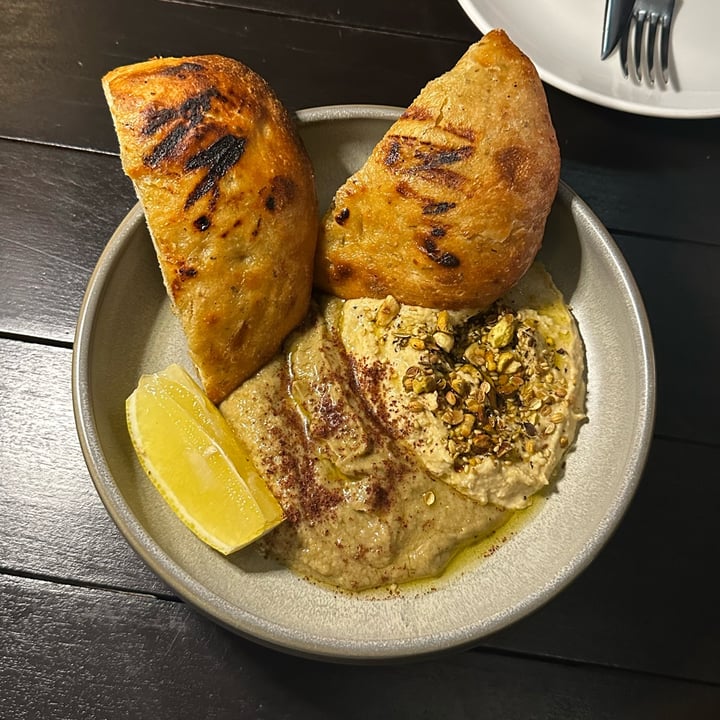 photo of LeVeL33 Housemade Hummus And Baba Ganoush shared by @leratonsaveur on  23 Oct 2023 - review