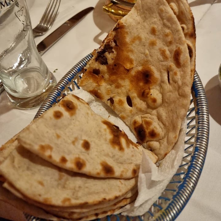 photo of Indian Palace Naan shared by @rossellasammarra on  08 Mar 2024 - review