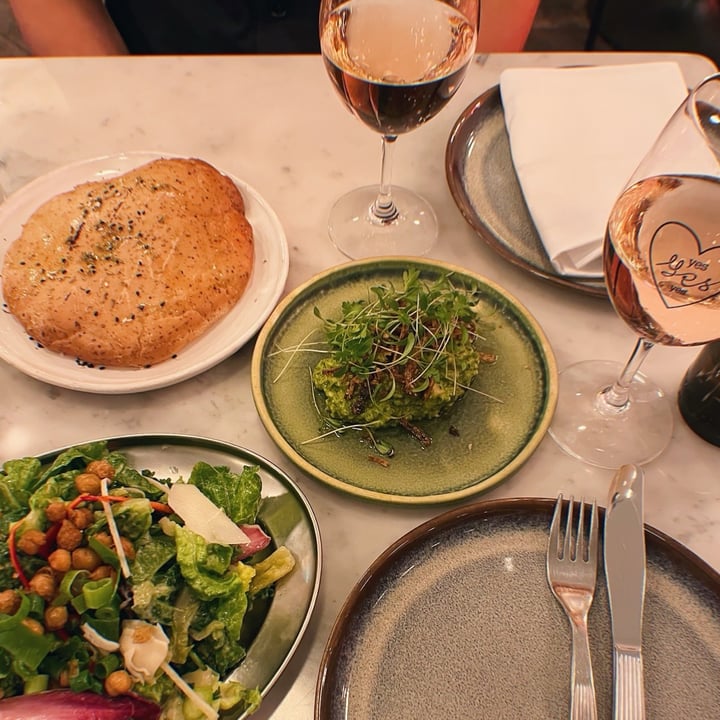 photo of Yes Yes Yes Avocado dip with tandoori bread shared by @veganhaven on  08 Sep 2024 - review