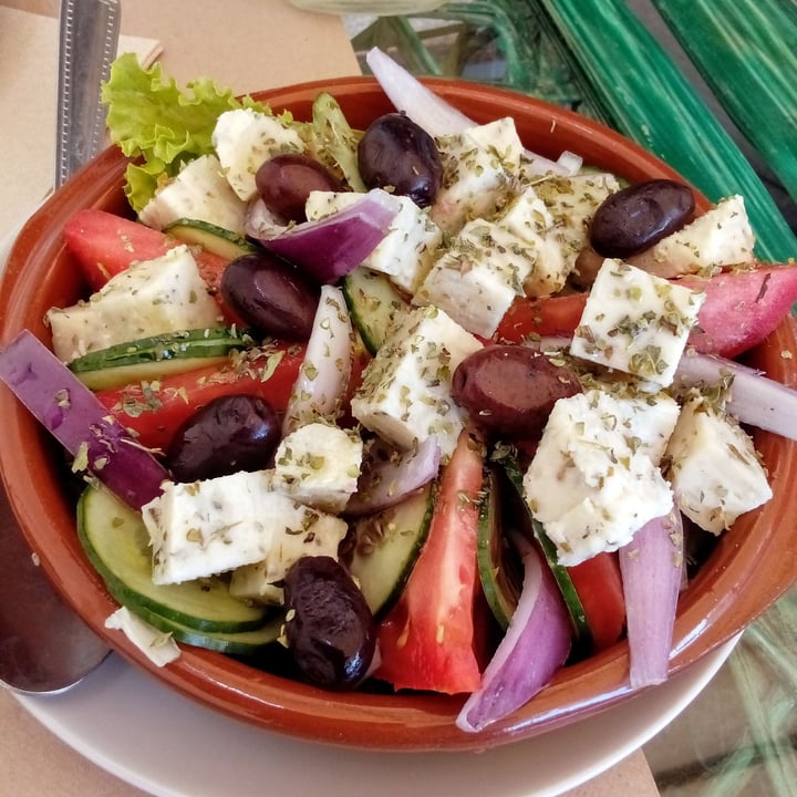 photo of Samelo Veg Ensalada griega shared by @troosti on  03 Sep 2023 - review
