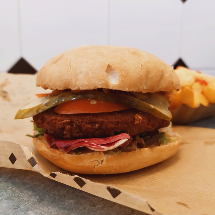 photo of Swing Kitchen Swing Burger shared by @rominaguch on  04 Nov 2023 - review