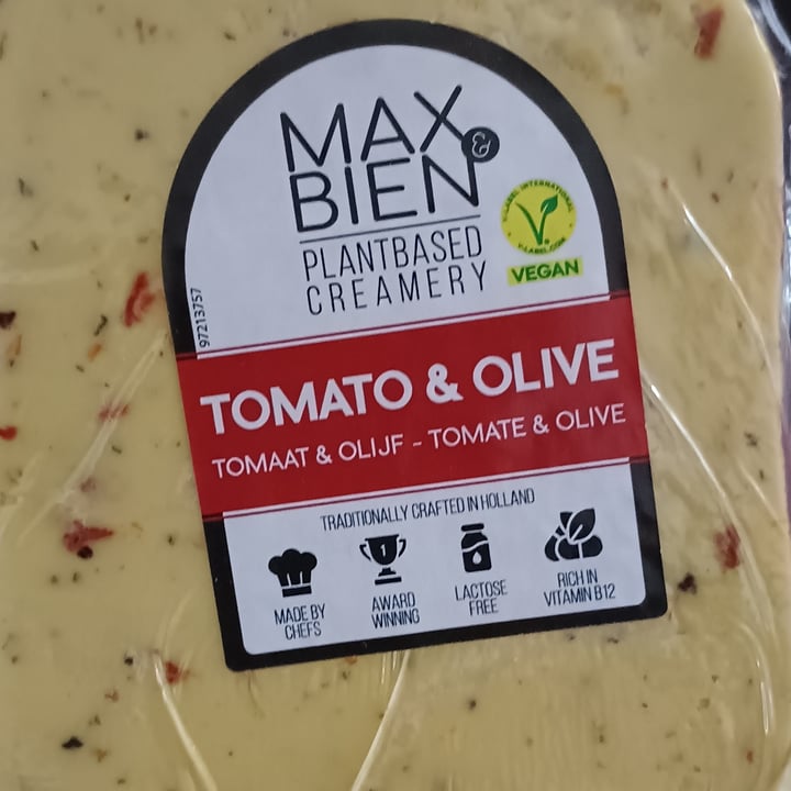 photo of Max & Bien Plant Based Creamery Tomato & Olive Plant-Based Alternative for Cheese shared by @isettina73 on  07 Feb 2024 - review