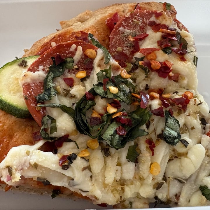 photo of Violife Violife Shredded Mozzarella Style Alternative to Cheese shared by @helloitsme on  21 Aug 2025 - review
