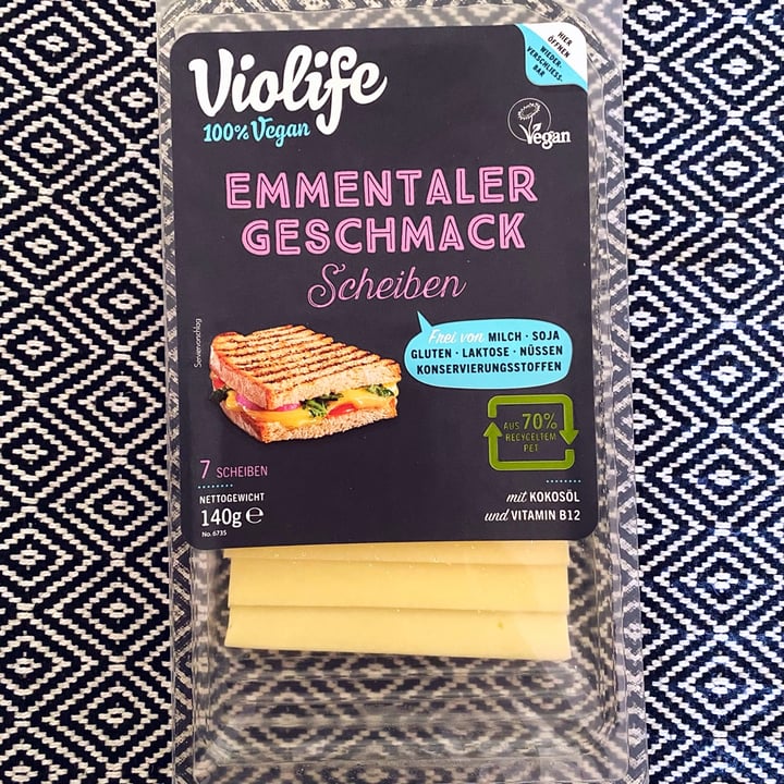 photo of Violife Emmentaler Geschmack Scheiben shared by @hail-seitan on  29 Dec 2023 - review