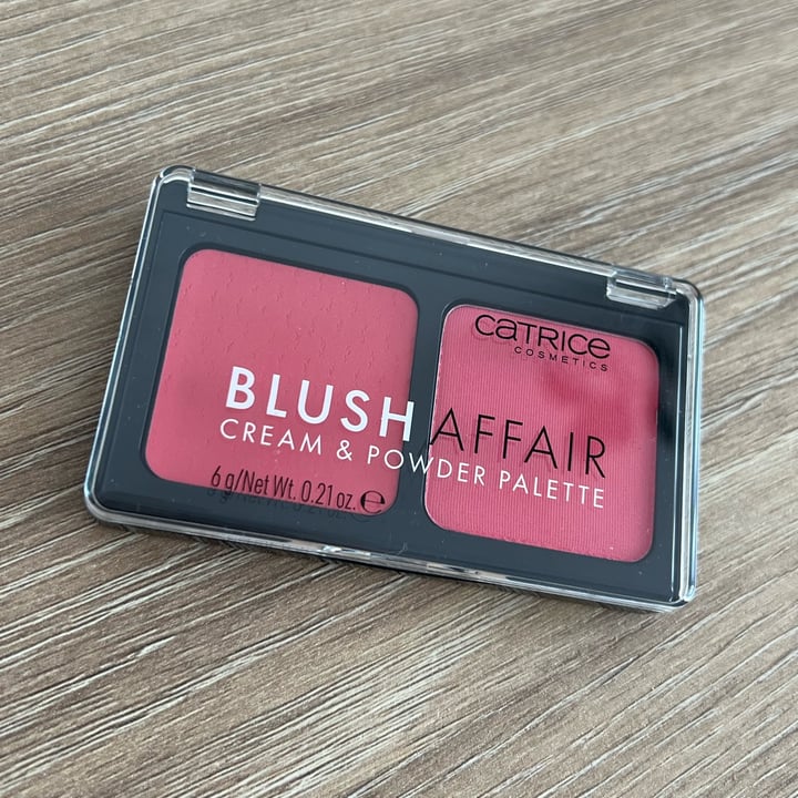 photo of Catrice Cosmetics blush affair cream&powder palette 010 stunning strawberry shared by @paisi on  19 Mar 2025 - review