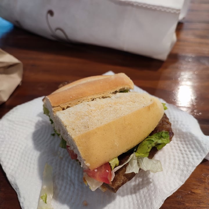 photo of Carnicería vegana sandwich de lomito shared by @erimars on  31 Dec 2023 - review