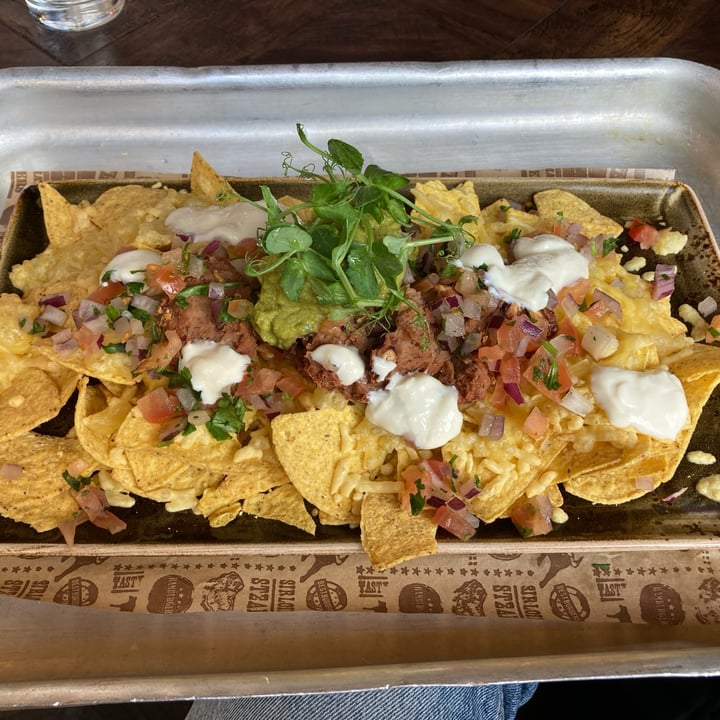 photo of The Dirty Bottles Loaded Nachos shared by @nahtalix on  18 Apr 2024 - review