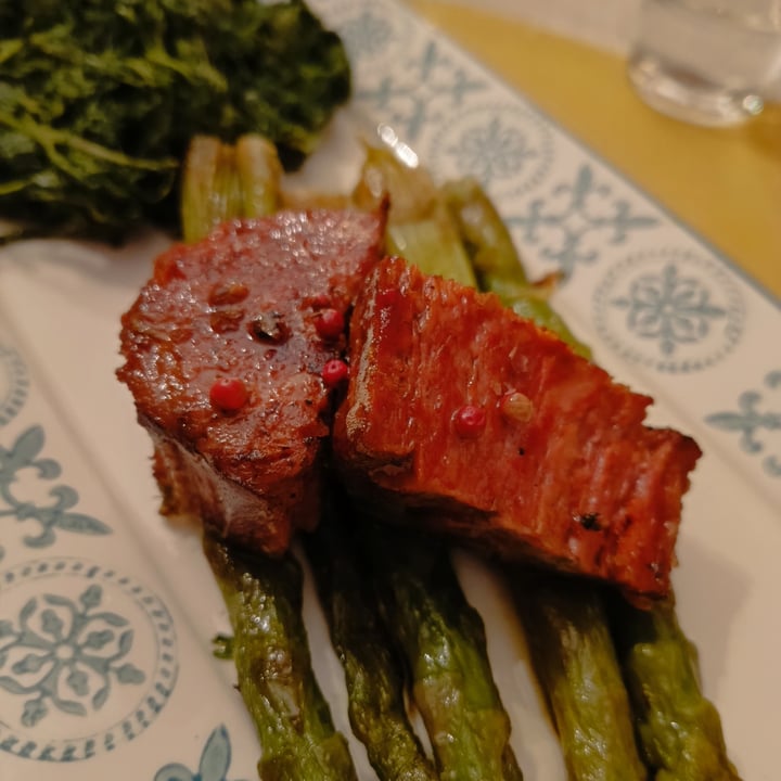 photo of Circolo Impatto Zero - Riservato ai Soci ARCI filetto di manzo felice con riduzione di vino rosso, asparagi e spinaci shared by @ambras on  22 Feb 2024 - review