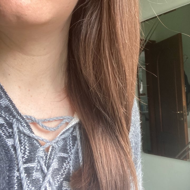 photo of Freshly Cosmetics Hair Control Styling Cream shared by @ilariuccia on  12 Mar 2025 - review