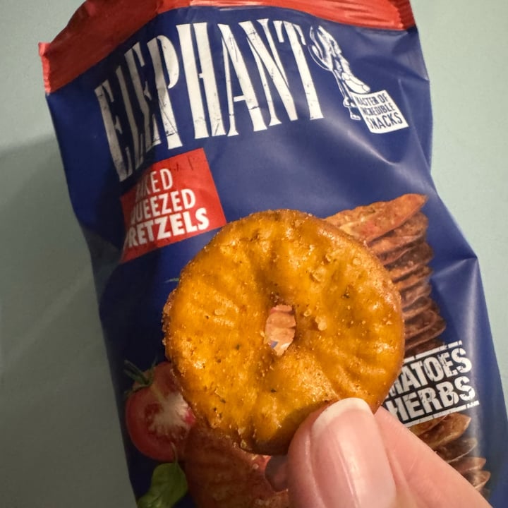 photo of Elephant Baked Squeezed Pretzels - Tomatoes & Herbs shared by @millito on  06 Sep 2025 - review