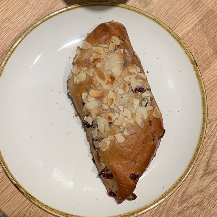 photo of Ströck - Löwengasse Finirò-Cranberry Spitz Vegan shared by @ggconlozaino on  11 Apr 2024 - review