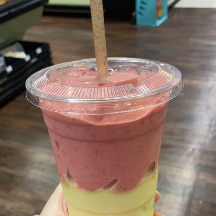 photo of Rollin oats Rosewater Smoothie shared by @disney12 on  03 Jan 2024 - review