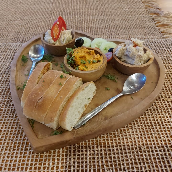 photo of Wild Vegan Hummus Trio shared by @lucyvictoria92 on  23 Oct 2023 - review