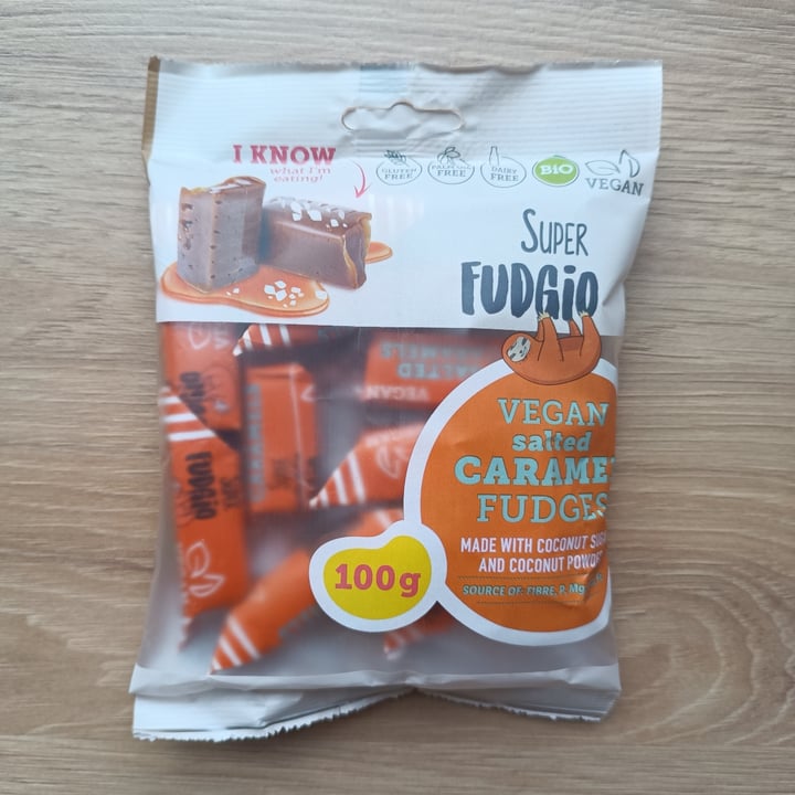 photo of Super Fudgio Vegan Caramel Fudge shared by @flowvegan on  07 May 2024 - review