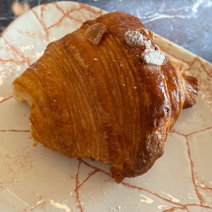 photo of Pasticceria Pedrini Croissant vegano shared by @mveg2 on  06 Mar 2025 - review