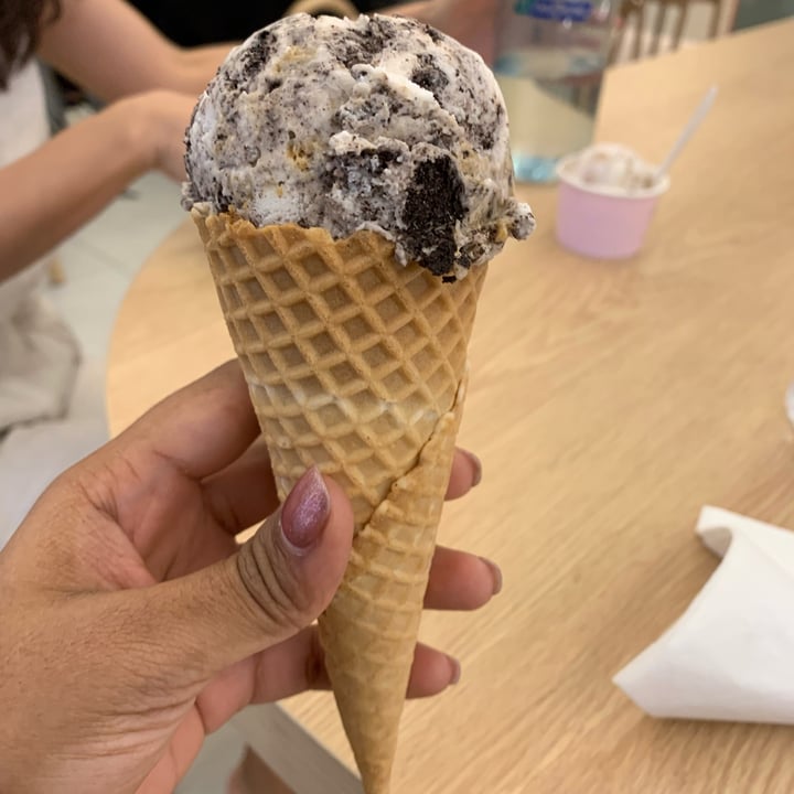 photo of Van Leeuwen Ice Cream Cookies & Cream shared by @jashment on  12 Oct 2023 - review