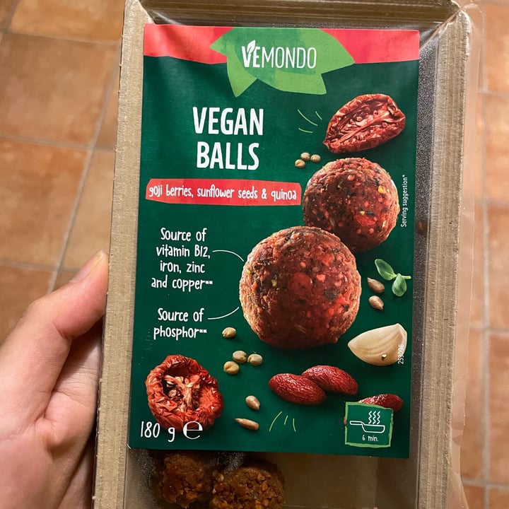 photo of Vemondo Vegan Balls with Goji Berries, Sunflower Seeds & Quinoa shared by @elevandi on  07 Nov 2023 - review