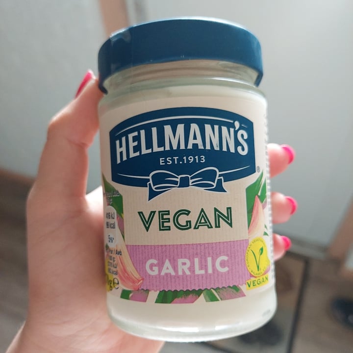 photo of Hellmann’s Vegan Garlic Mayo shared by @frendssnotfood on  19 Sep 2023 - review