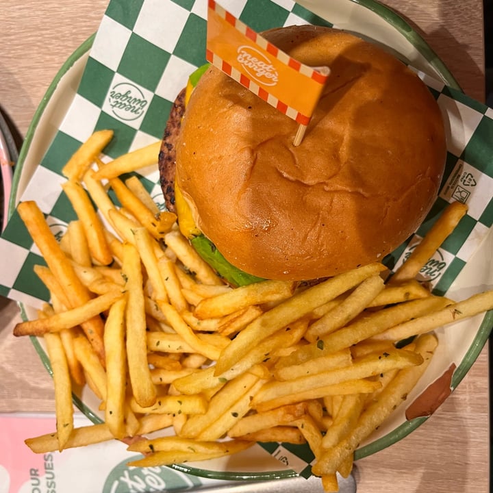photo of Neat Burger Milano | Merlata Bloom Neat Burger Single shared by @aurylois on  20 Feb 2024 - review