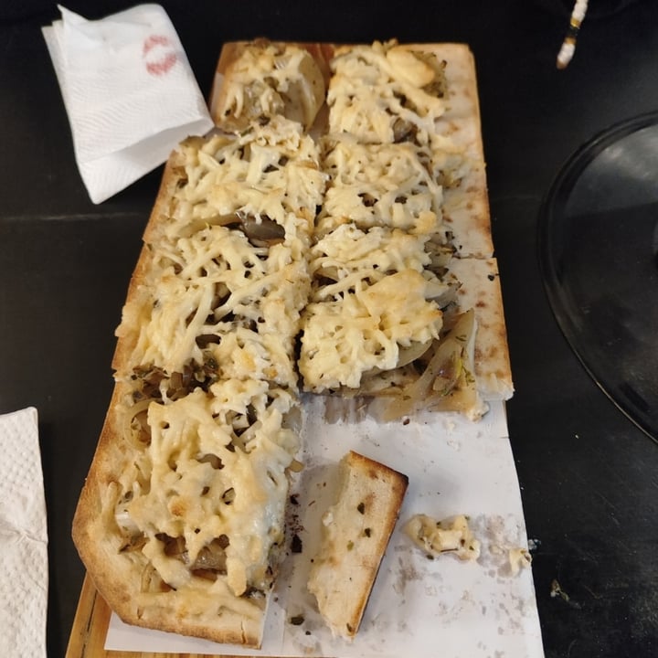 photo of Santo Pimienta Pizza Fugazzeta shared by @annbe on  14 Nov 2024 - review
