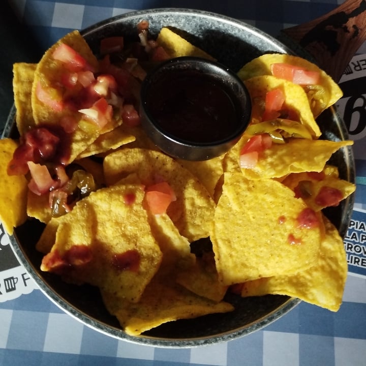 photo of Garage Pub nachos shared by @urdva on  18 Apr 2024 - review