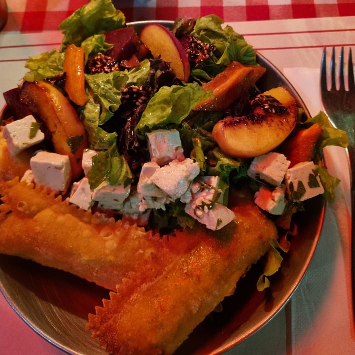 photo of Tita la vedette Ensalada con ravioles fritos shared by @veroflagitonte on  06 Mar 2025 - review