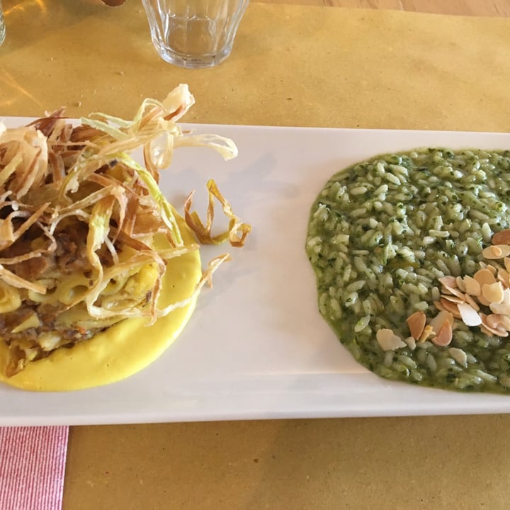 photo of Lo Fai Bis: lasagna al ragù di seitan su besciamella allo zafferano con porto croccante e risotto al pesto di basilico al profumo di lime e mandorle tostate shared by @nika7 on  30 Sep 2023 - review