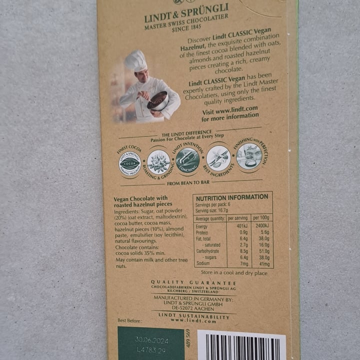 photo of Lindt Classic Recipe Vegan Hazelnut (Receta Original Avellanas) shared by @michaelastasia on  29 Oct 2023 - review