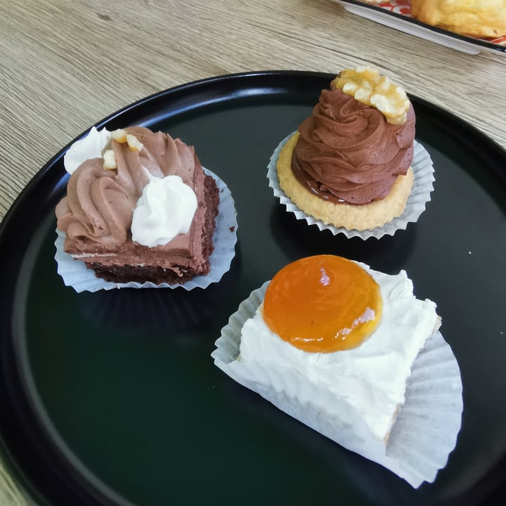 photo of Organic Lovers Torino Pasticcini misti shared by @posataverde on  12 May 2024 - review