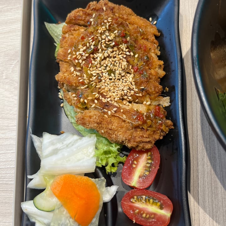 photo of Kale by KangSu @ The Adelphi Fried Chicken Cutlet shared by @ziggyradiobear on  13 Apr 2024 - review