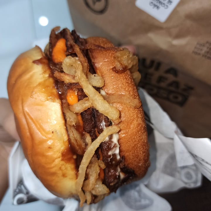 photo of Pop vegan food Burger Crispy Barbecue shared by @jullyantoniassi on  03 Sep 2023 - review