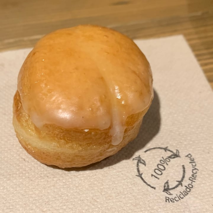 photo of VegAmazing Doughnuts Donut clásico shared by @elyqs on  22 Oct 2023 - review