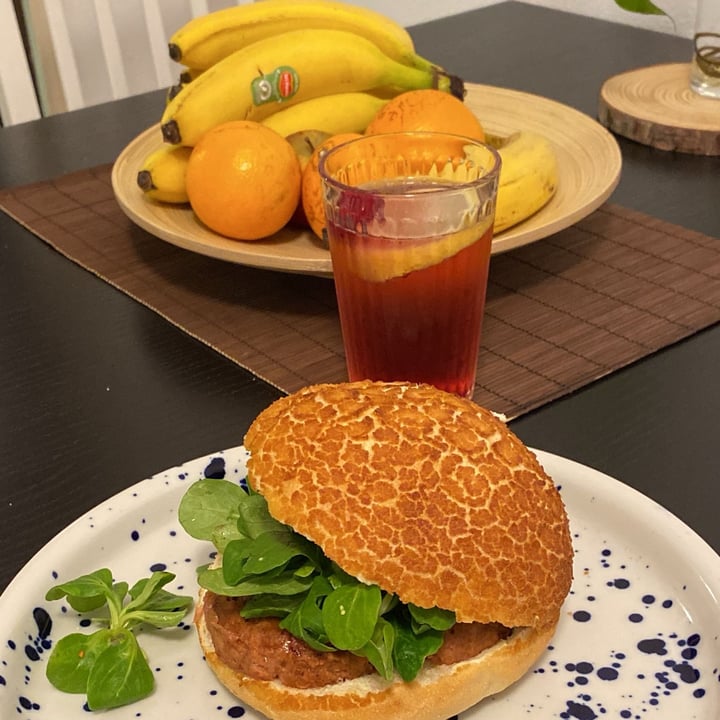 photo of The Vegetarian Butcher Legendary Burger shared by @roselidagua on  25 Nov 2024 - review