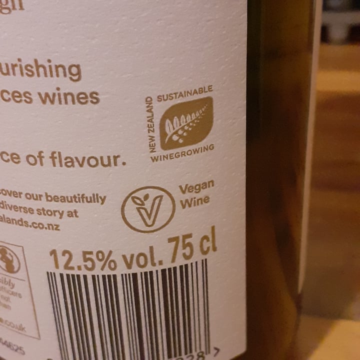 photo of Yeahlands reserve Sauvignon Blanc sauvignon blanc shared by @lucylou77 on  12 Feb 2024 - review