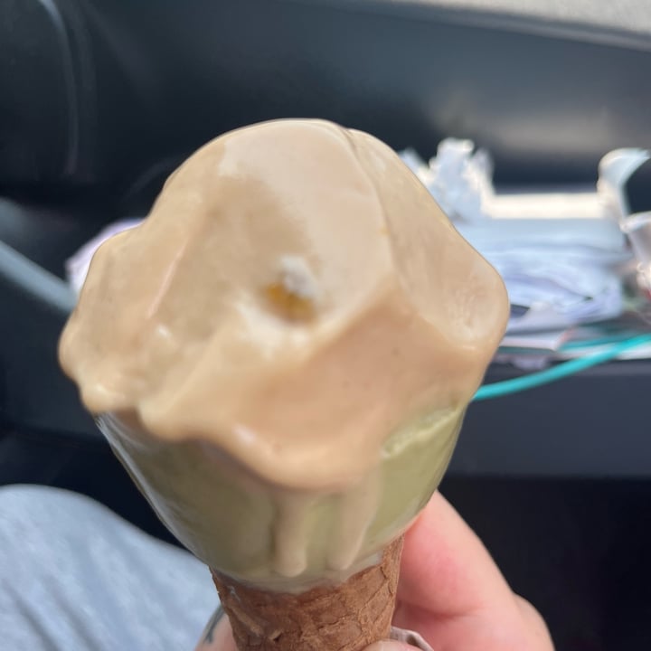 photo of Gelateria Drop Gelato Mandorla E Pistacchio shared by @mariamagri on  15 Jun 2025 - review