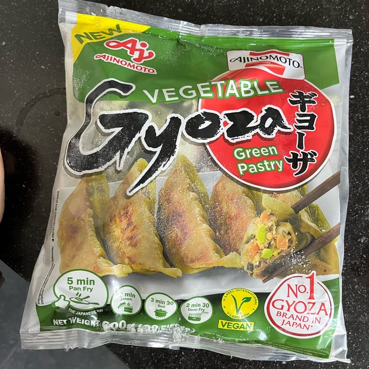 photo of Ajinomoto Vegetable Gyoza Green Pastry shared by @alessiatal on  11 Oct 2024 - review