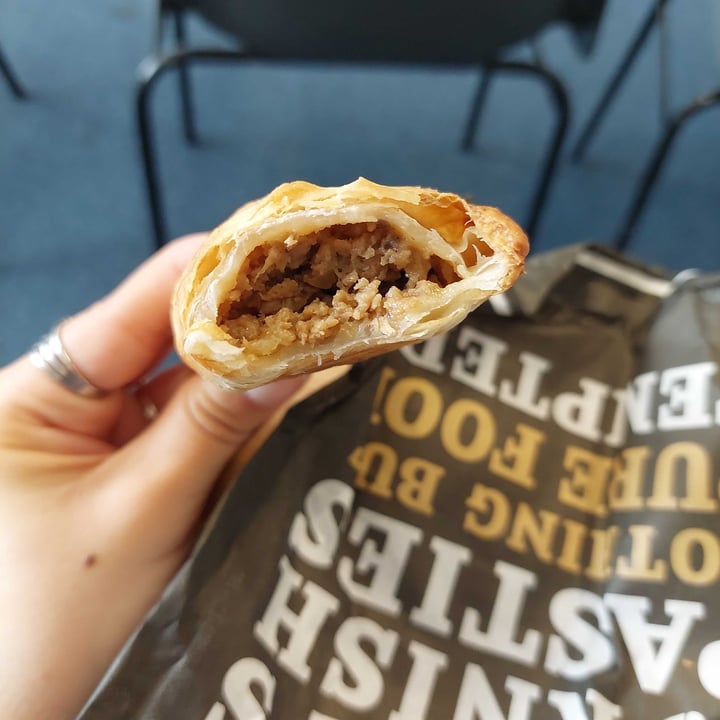 photo of South American Shop Empanada No Beef shared by @pauantovila on  12 Jun 2025 - review