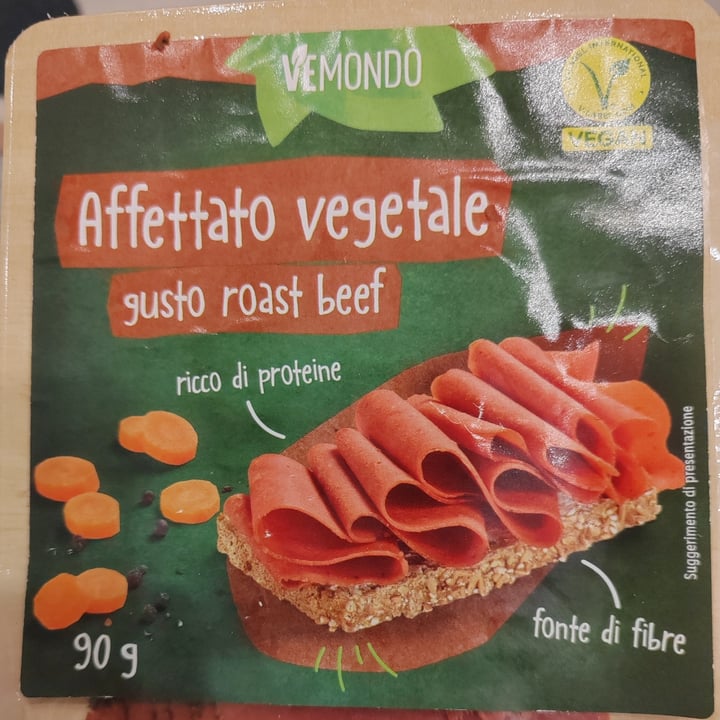 photo of Vemondo affettato vegano roast beef shared by @elevegansoul on  16 Jan 2024 - review