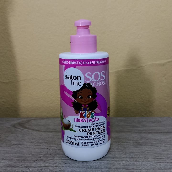 photo of Salon Line CREME PARA PENTEAR S.O.S CACHOS - ÓLEO DE COCO E ALOE VERA shared by @adrianakaliny on  22 Jul 2024 - review