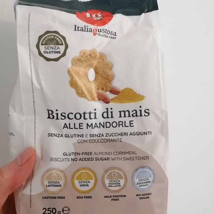 photo of Italia gustosa Biscotti di mais alle mandorle shared by @giulygreen on  03 Aug 2025 - review