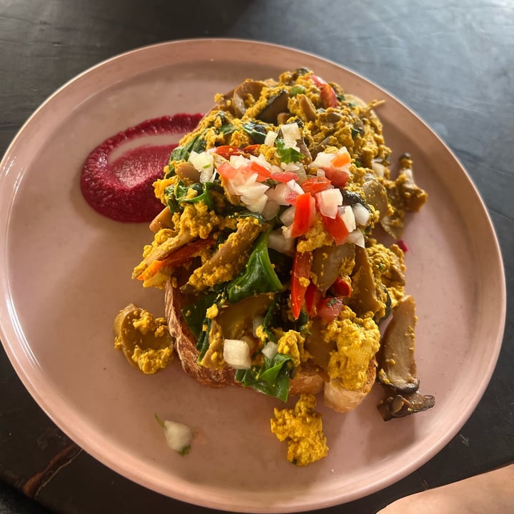 photo of Rosie's cafe tofu scramble shared by @charlotteacsmith on  22 Feb 2024 - review