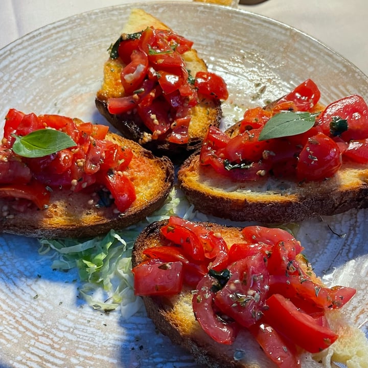 photo of Ristorante Aurora Lezzeno Bruschette shared by @recipesandplaces on  20 Aug 2023 - review