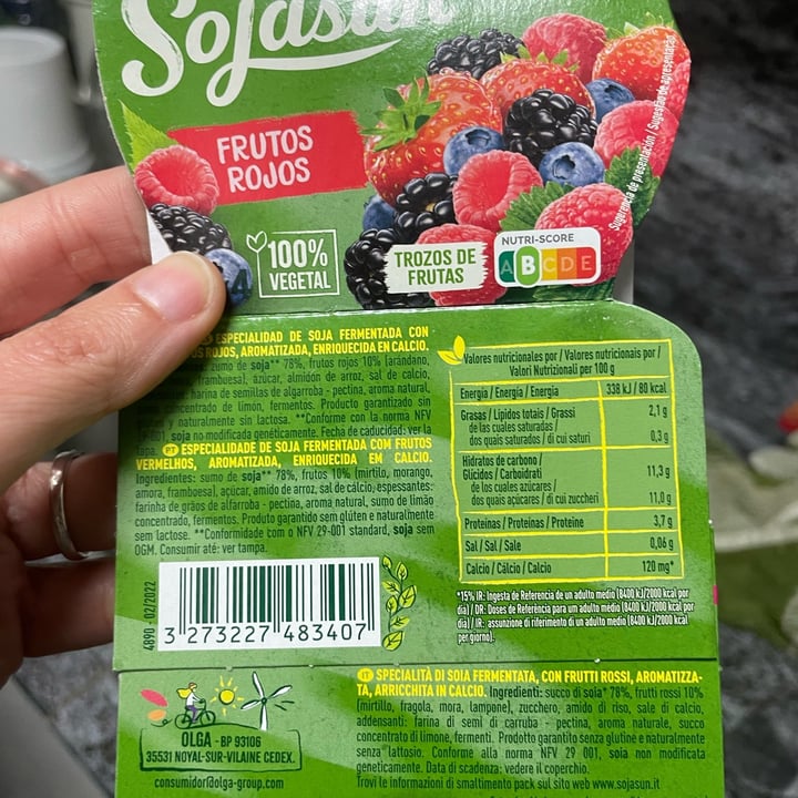 photo of Sojasun Yogur Frutos Rojos shared by @veronicx on  21 Mar 2024 - review